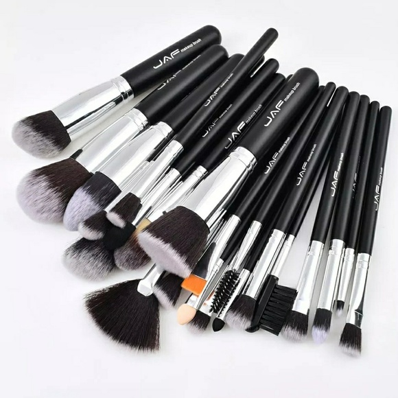 Makeup Brush set - Picture 1 of 3